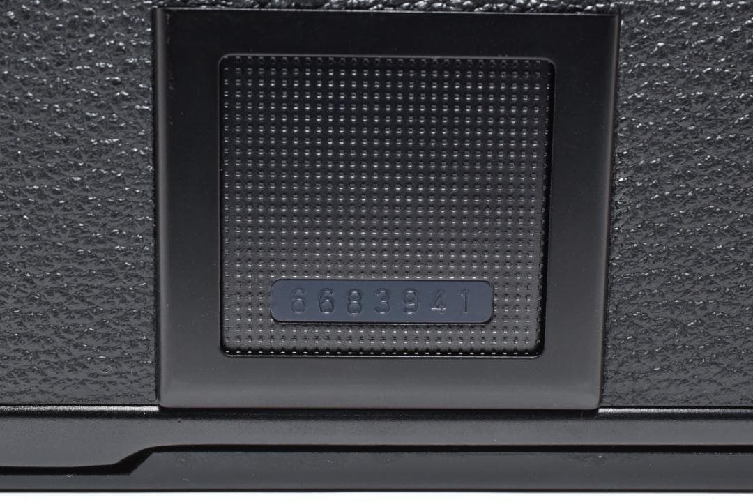 超美品 ニコン EM フィルムカメラ モルト新品交換済 H030