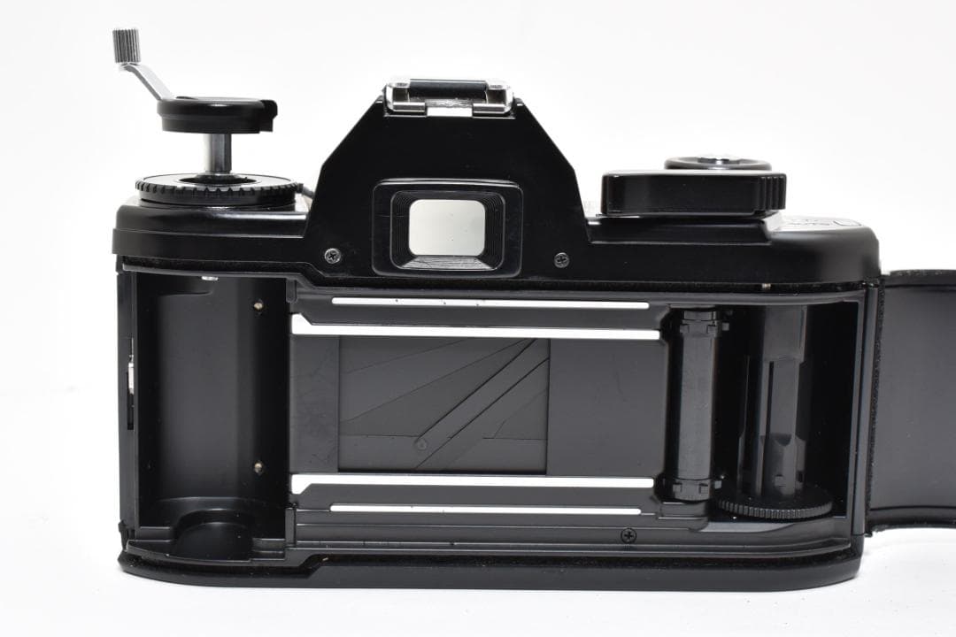 超美品 ニコン EM フィルムカメラ モルト新品交換済 H030