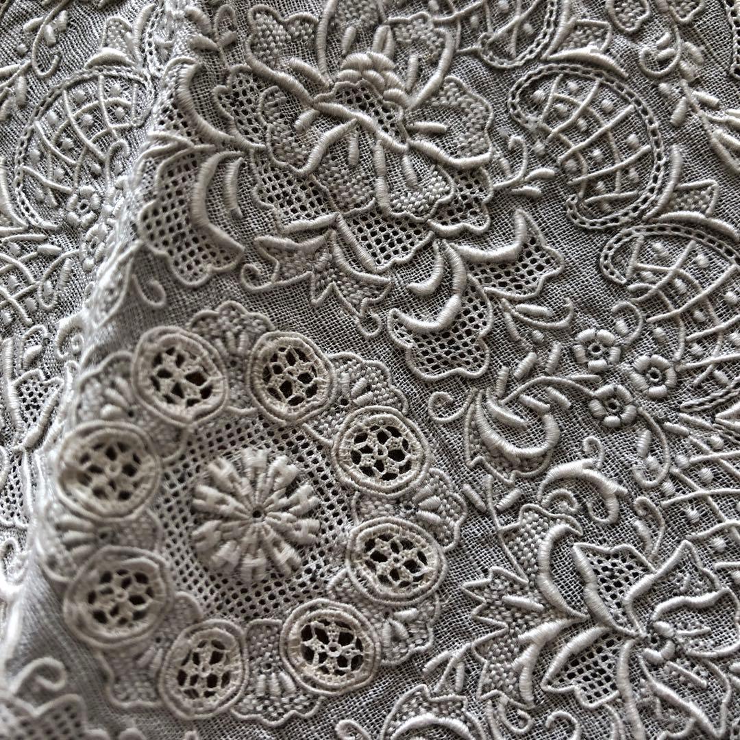 未使用　スワトウ　ハンカチ　麻100% 汕頭　手刺繍　SWATOW リネン　川辺