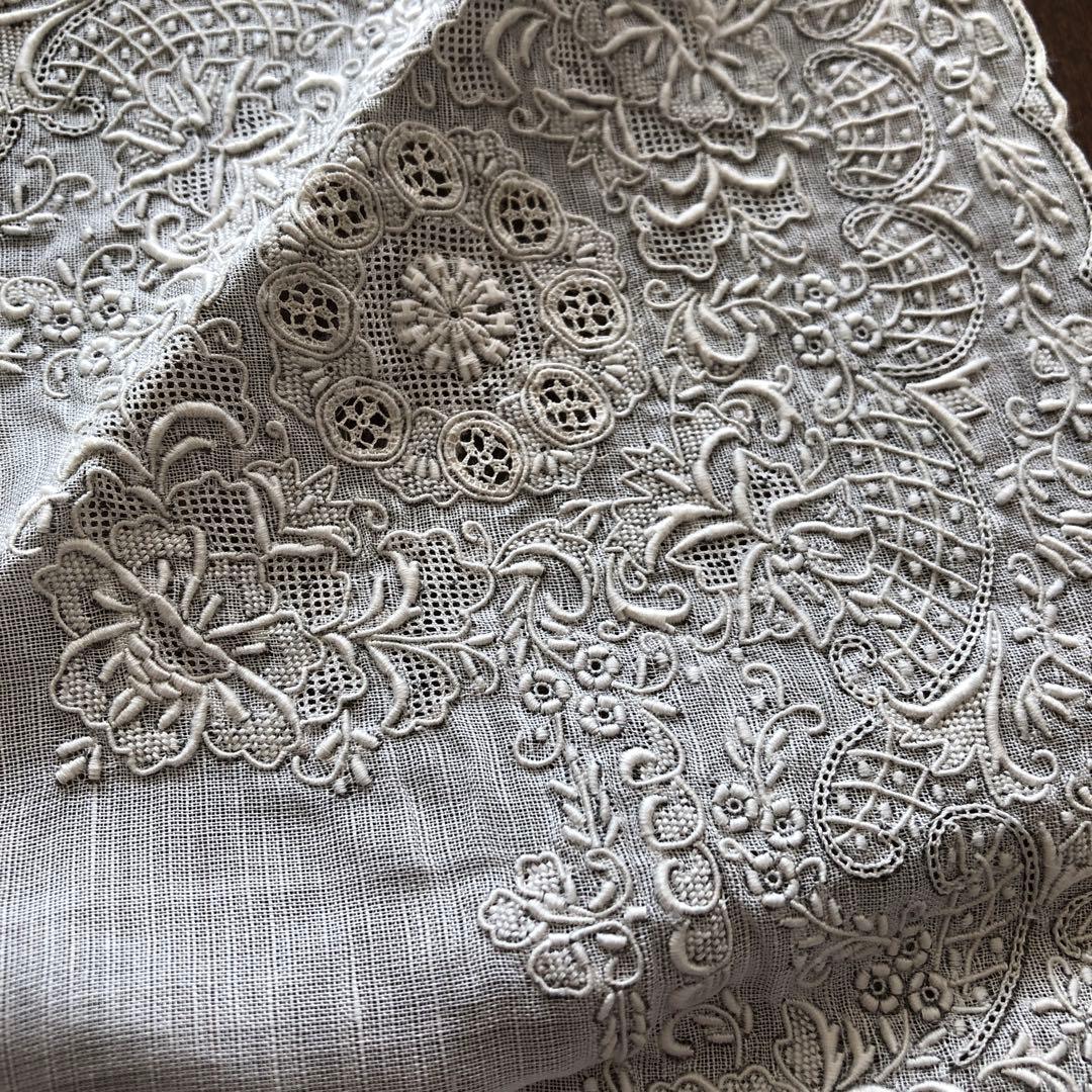 未使用　スワトウ　ハンカチ　麻100% 汕頭　手刺繍　SWATOW リネン　川辺