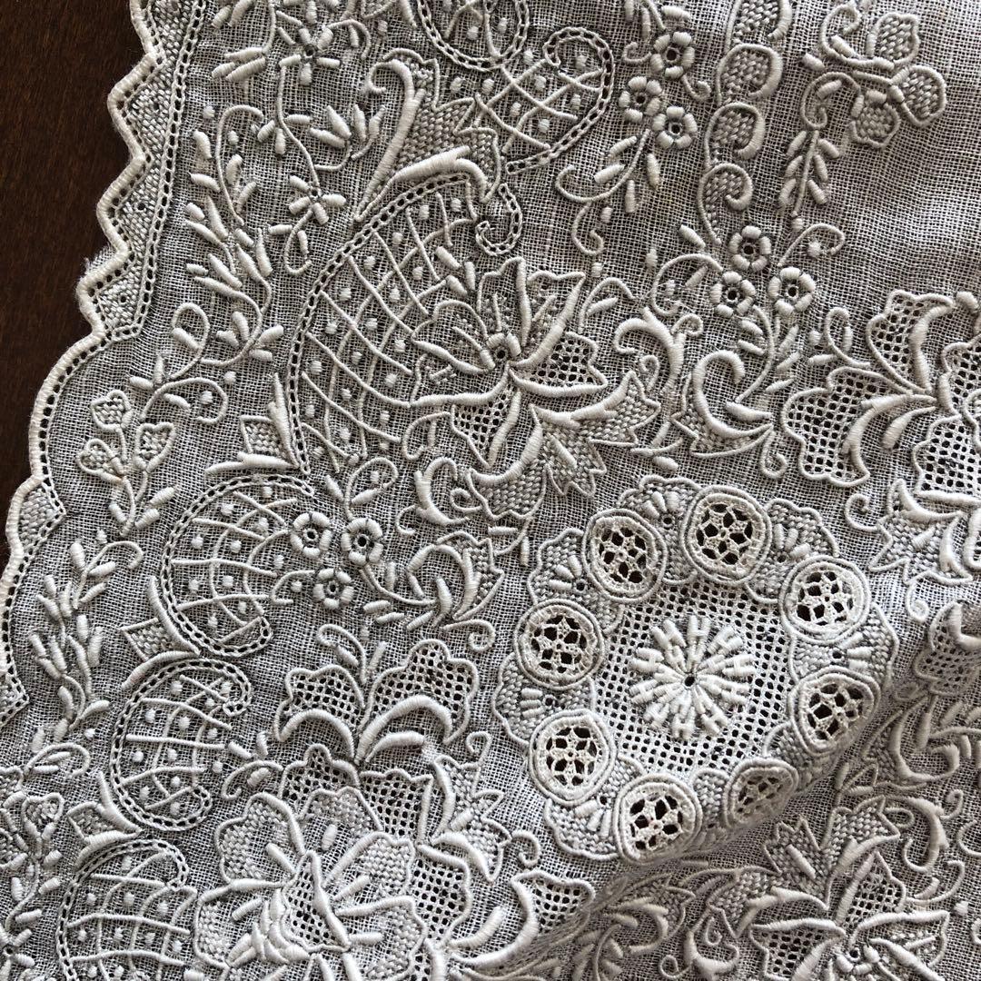 未使用　スワトウ　ハンカチ　麻100% 汕頭　手刺繍　SWATOW リネン　川辺