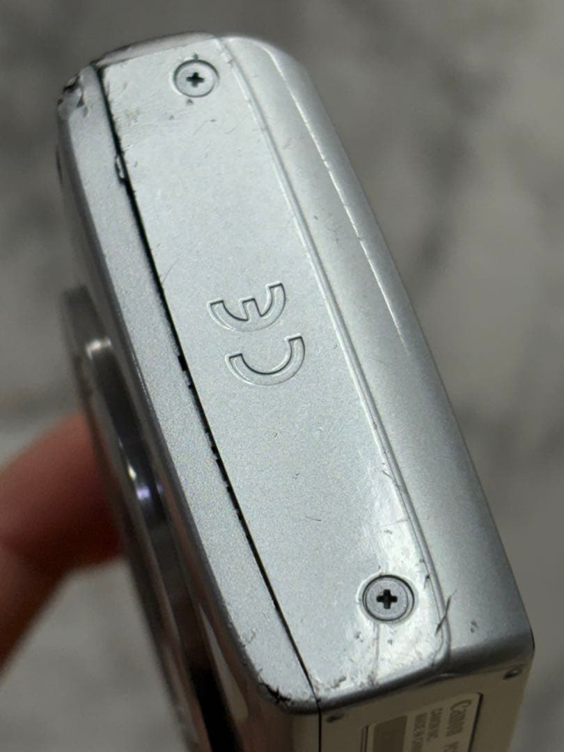 Canon キヤノン　IXY 180 PC2275 デジカメ　シルバー