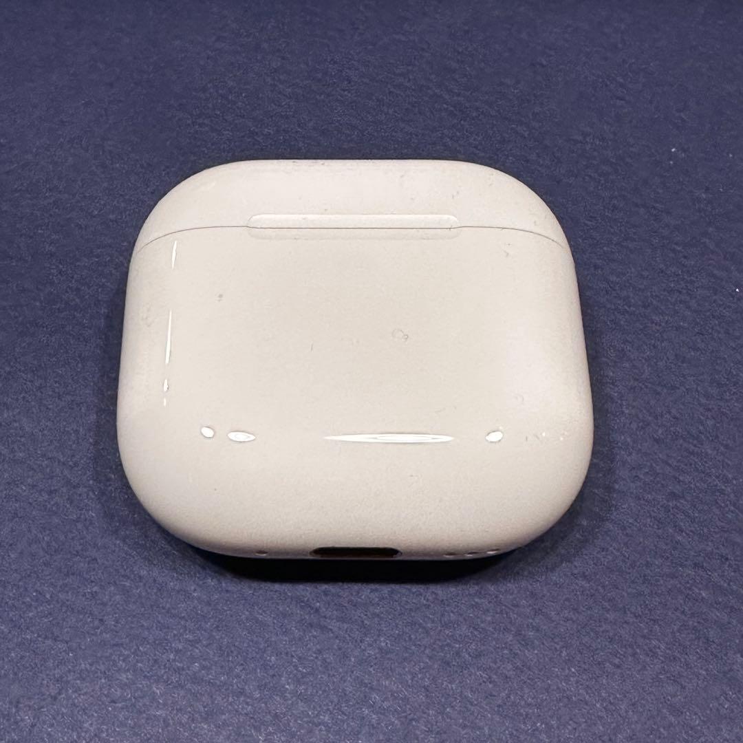 AirPods4 : アクティブノイズキャンセリング搭載モデル