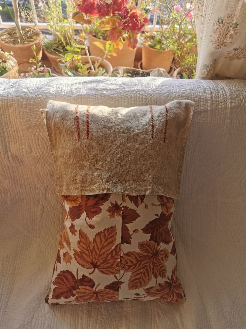 アンティーク フレンチファブリック＆リネン色糸刺繍 衣装ケース クッションカバー