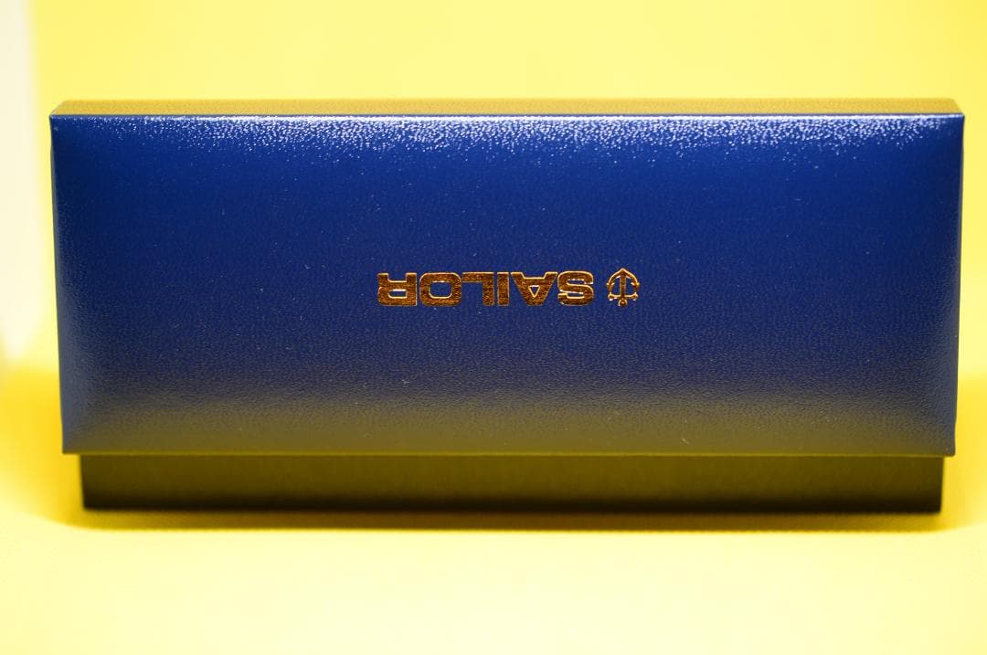 セーラー万年筆　プロフェッショナルギア　長刀研ぎ　中細字　(N-MF)