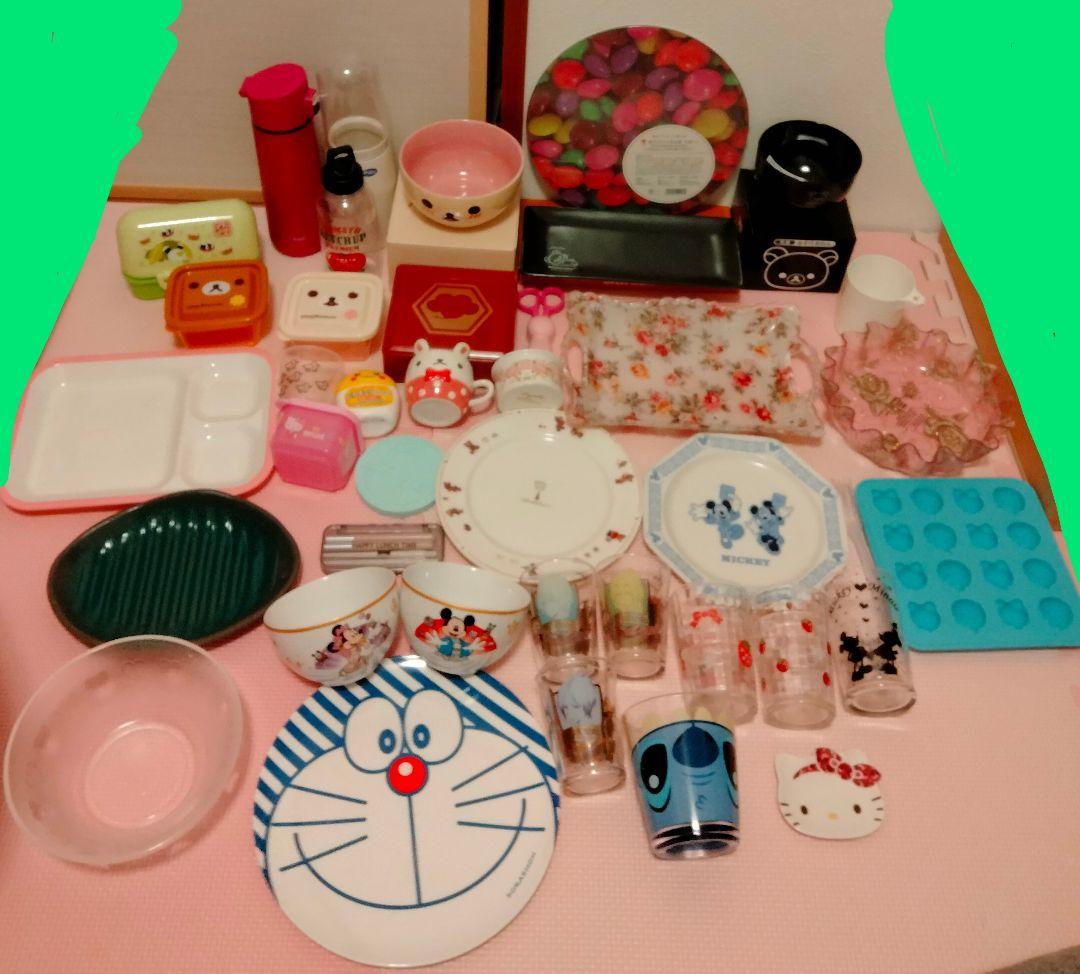 ディズニー、キティちゃんなどキャラクター多めの食器まとめ売り