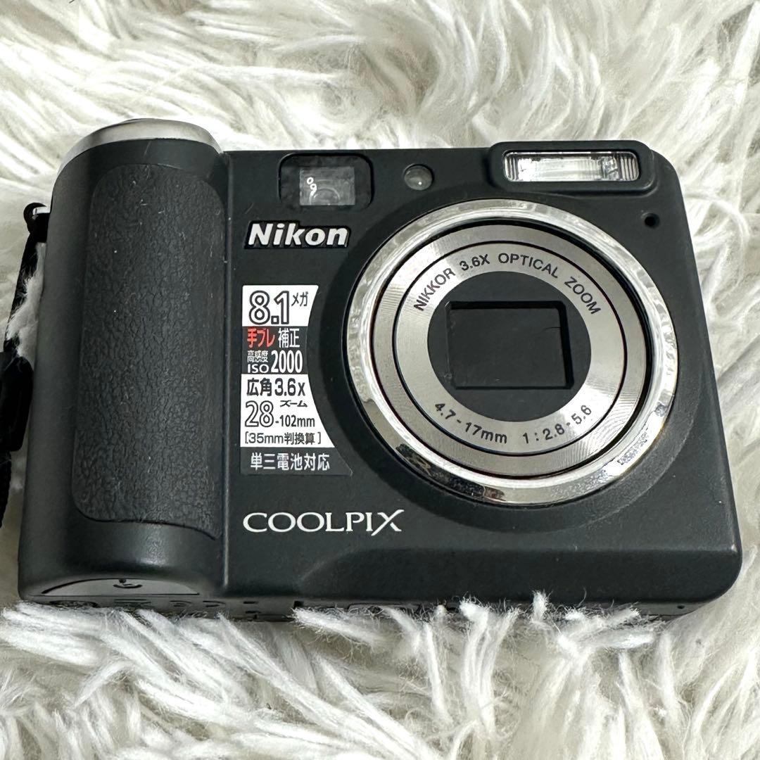 Nikon COOLPIX P50 8.1MP コンパクトデジタルカメラ