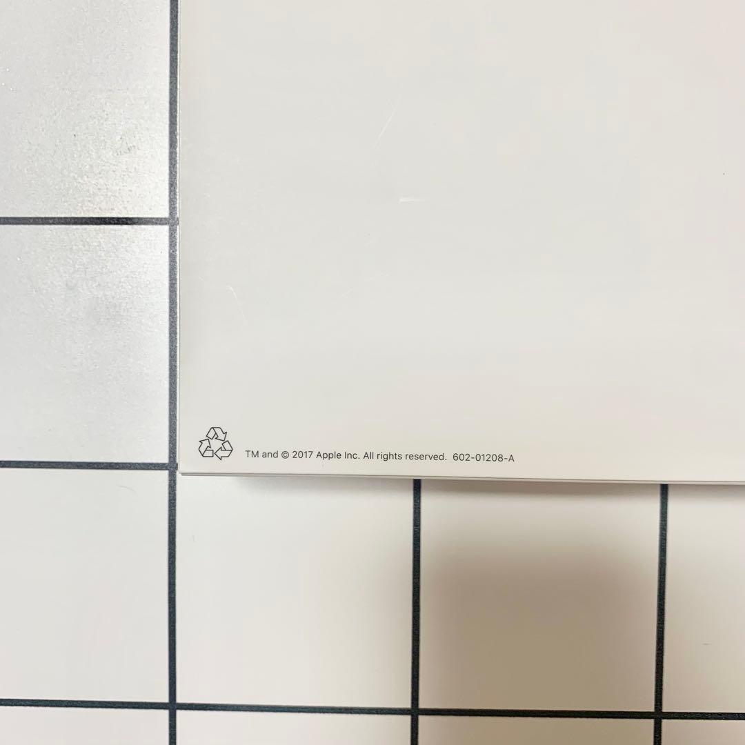 Apple iMac (21.5-inch, 2017) 本体