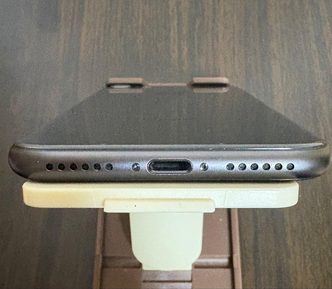 美品 iPhone8 64GB スペースグレー(黒) SIMロック解除済み