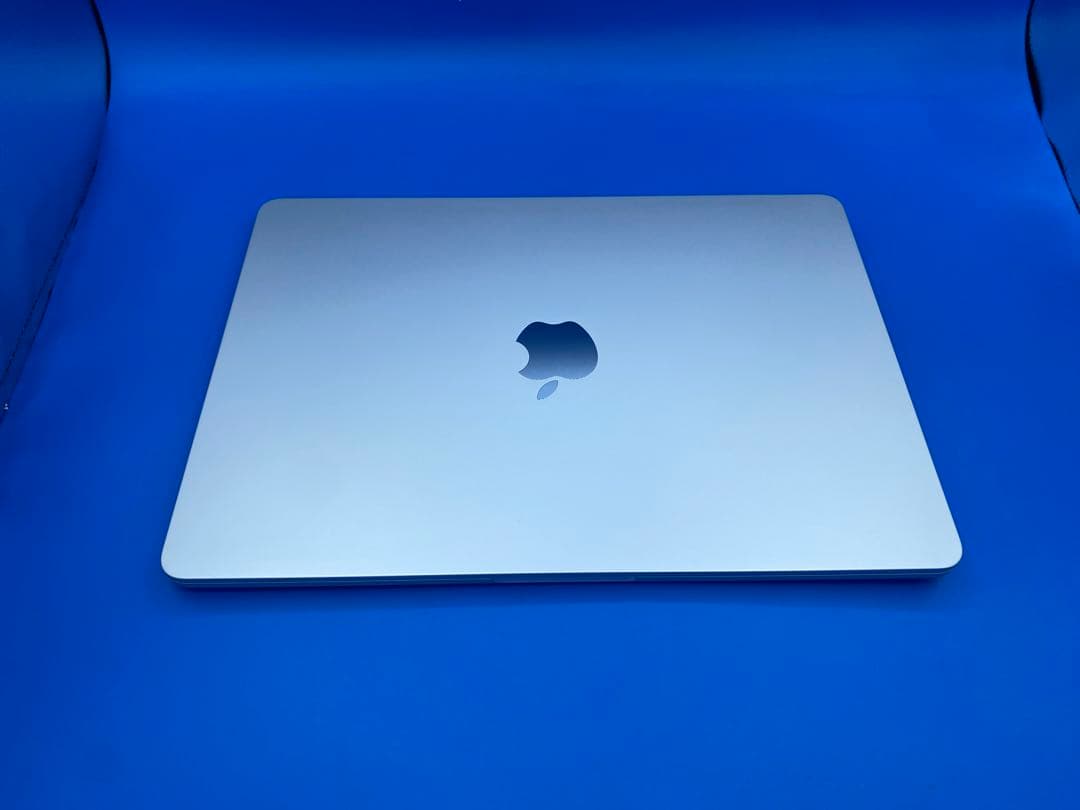 MacBook Air M2 13.6インチ シルバー