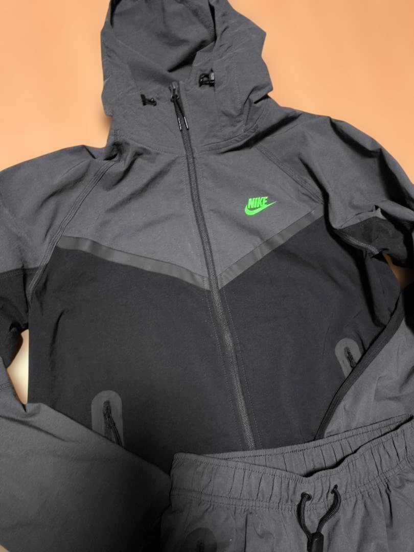 サイズS NIKE ナイロン テックパンツ セットアップ