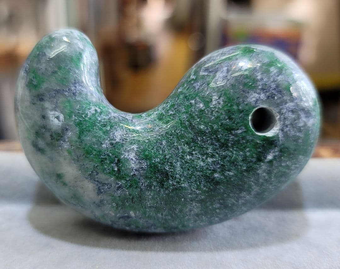 特大　翡翠　勾玉