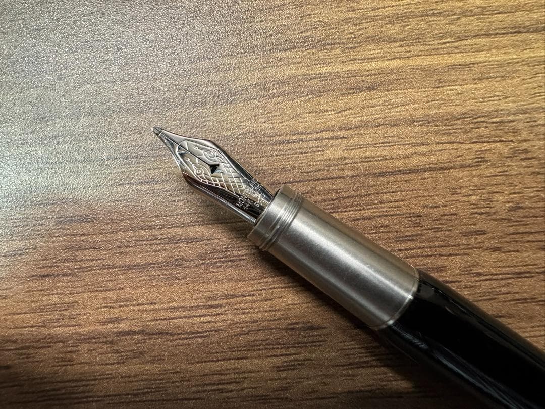 未使用　モンブラン　万年筆　Rouge et Noir　ヘリテイジコレクション