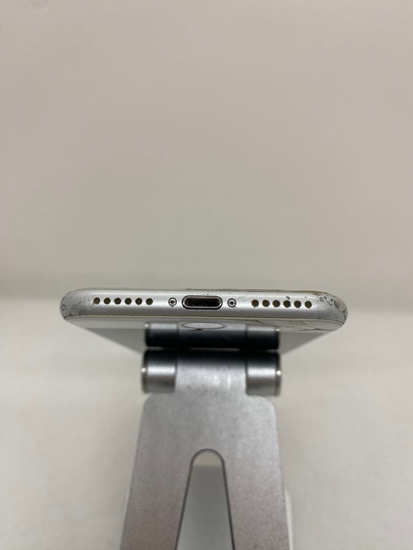 Iphone 8 64GB Sim フリー　32912