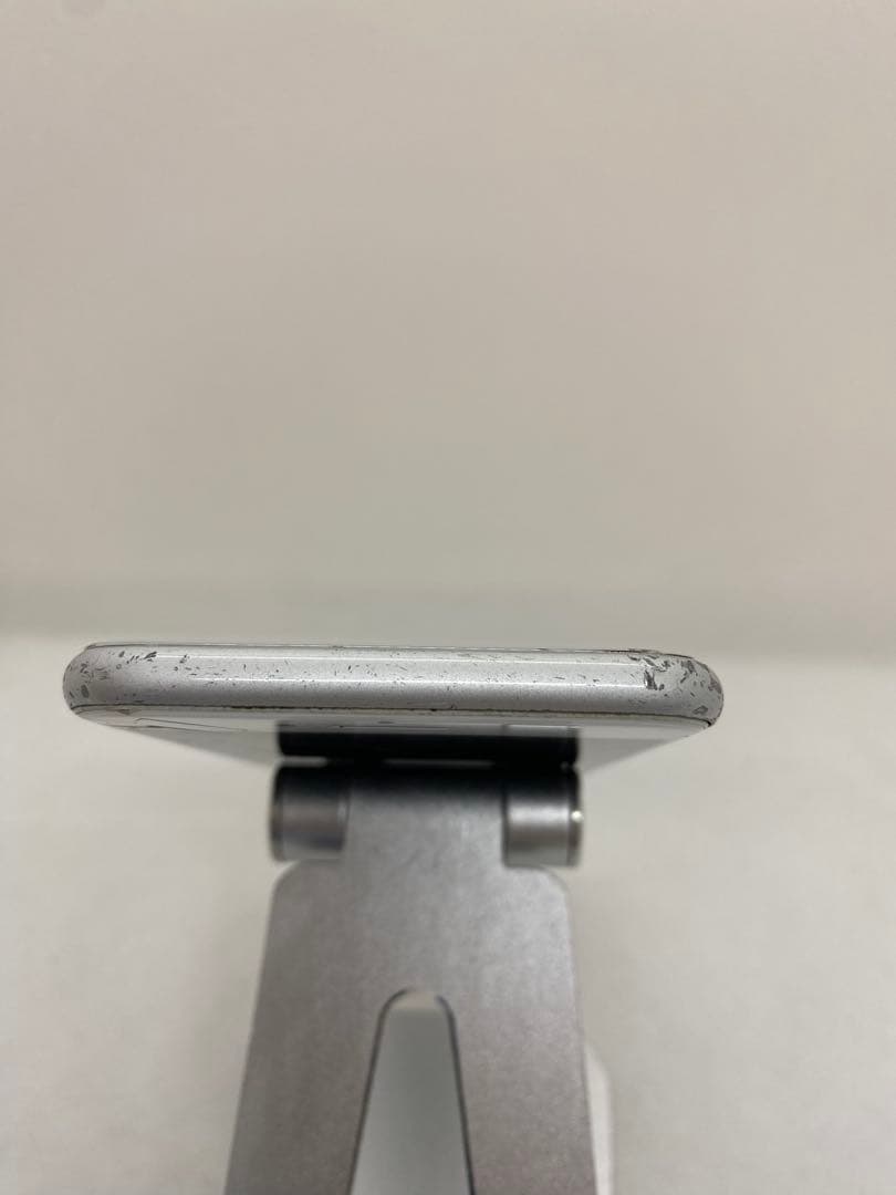 Iphone 8 64GB Sim フリー　32912
