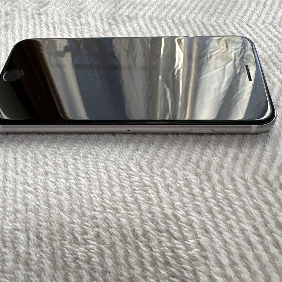 iPhone SE (第２世代) ホワイト