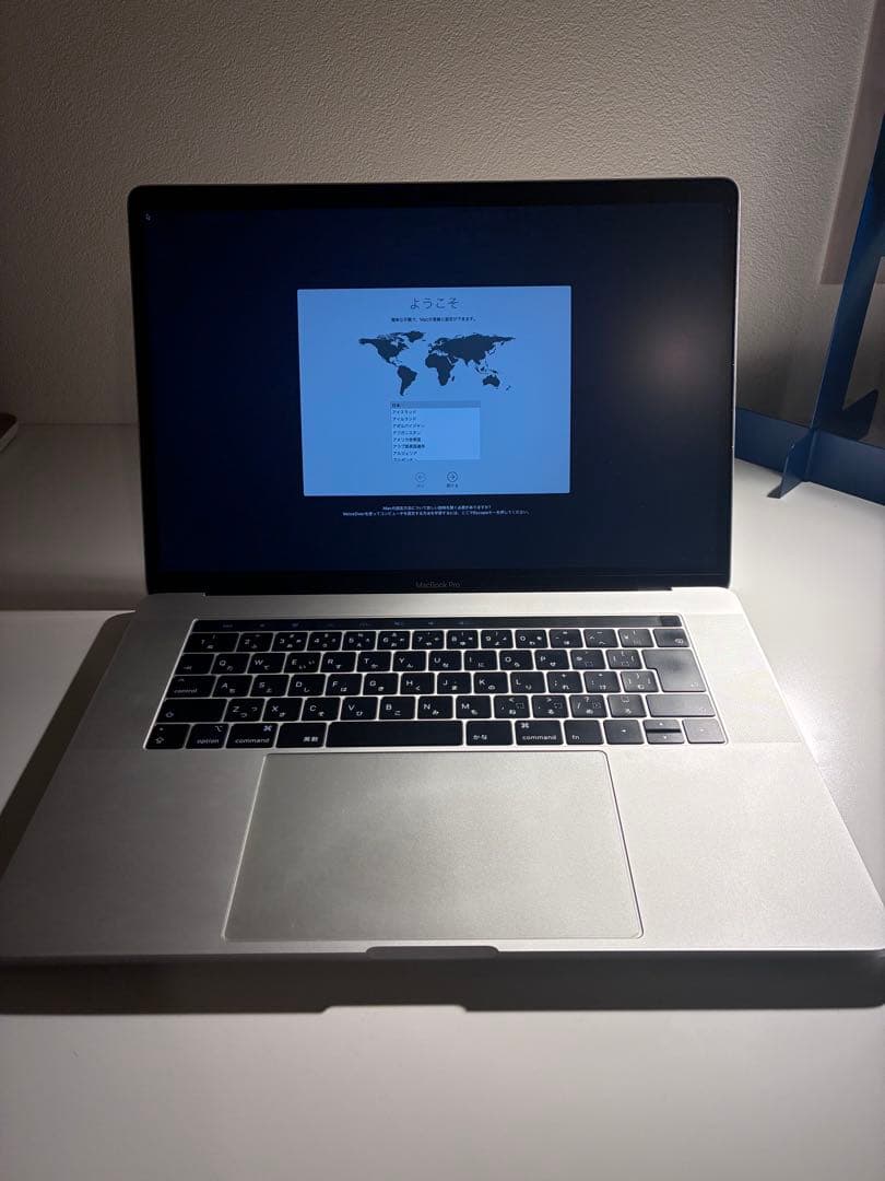 MacBook Pro 2018 15インチMR962J/A シルバー