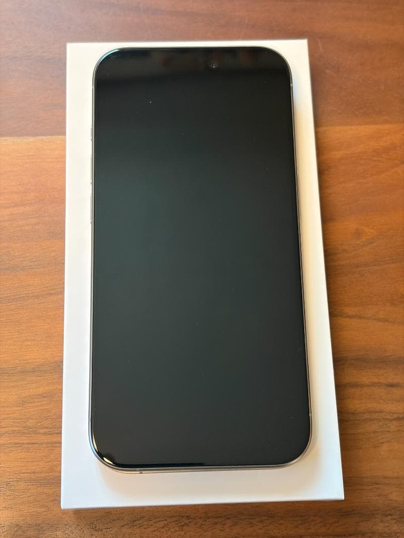 美品 iPhone 15 Pro 256GB ナチュラルチタニウム