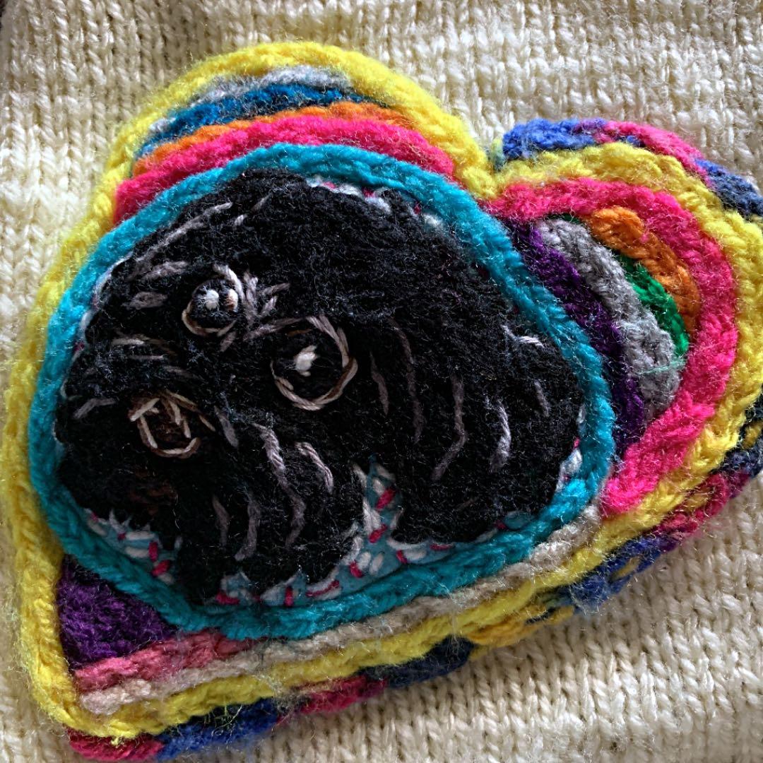 専用❣️わんちゃん〜ニットお洋服♪顔刺繍に肉球チャーム付き❤