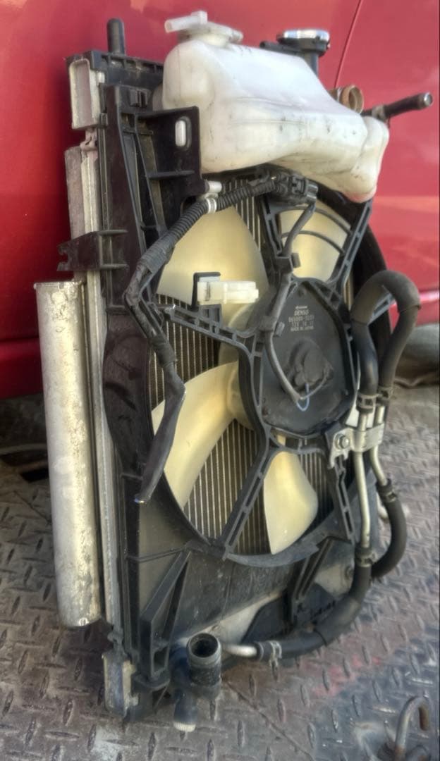 ダイハツ L375Sタント . ターボ ラジエター＆コンデンサ＆ファン