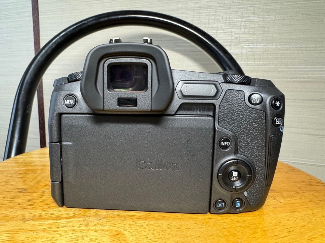 Canon EOS R 美品　ショット数1000以下