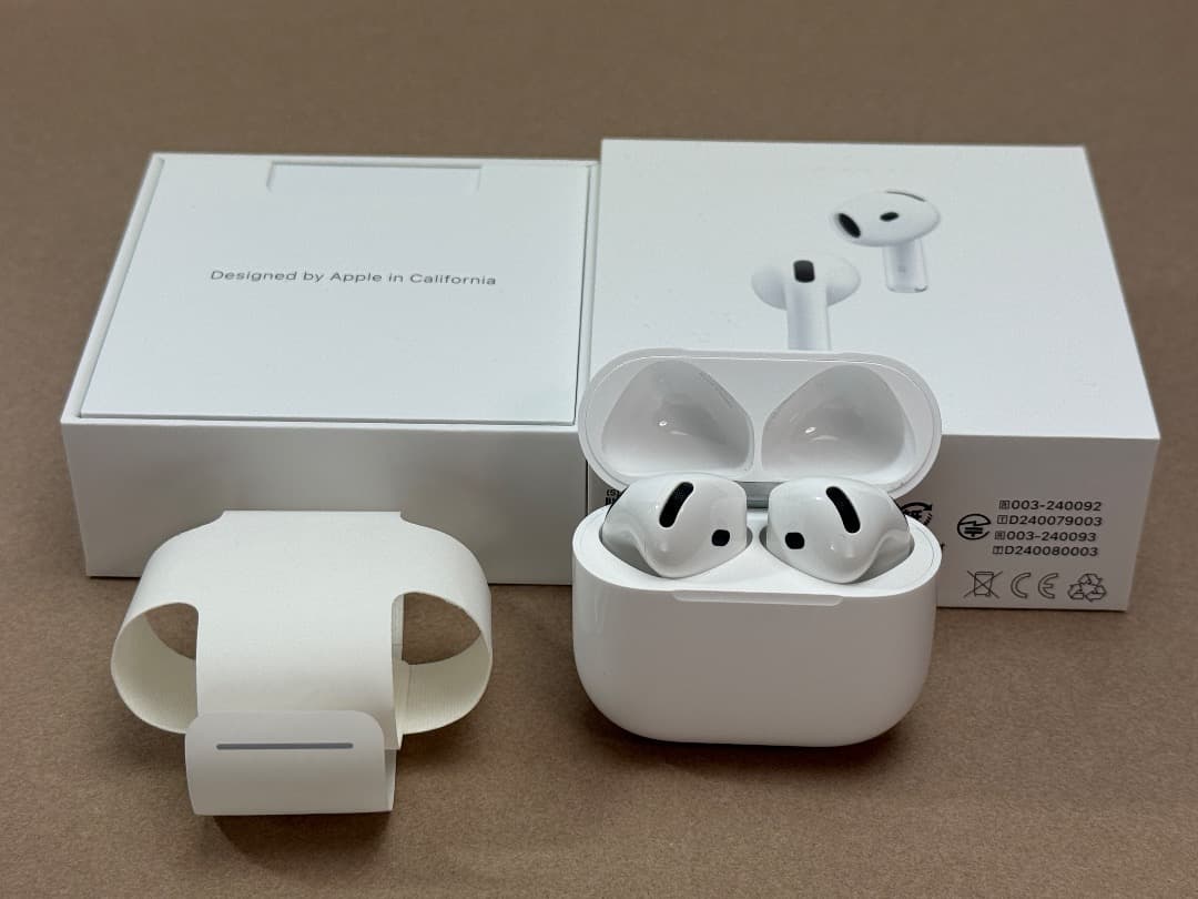 美品　AirPods 4 ANC