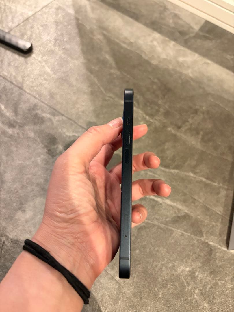 iPhone13 128GB SIMフリー　バッテリー82%