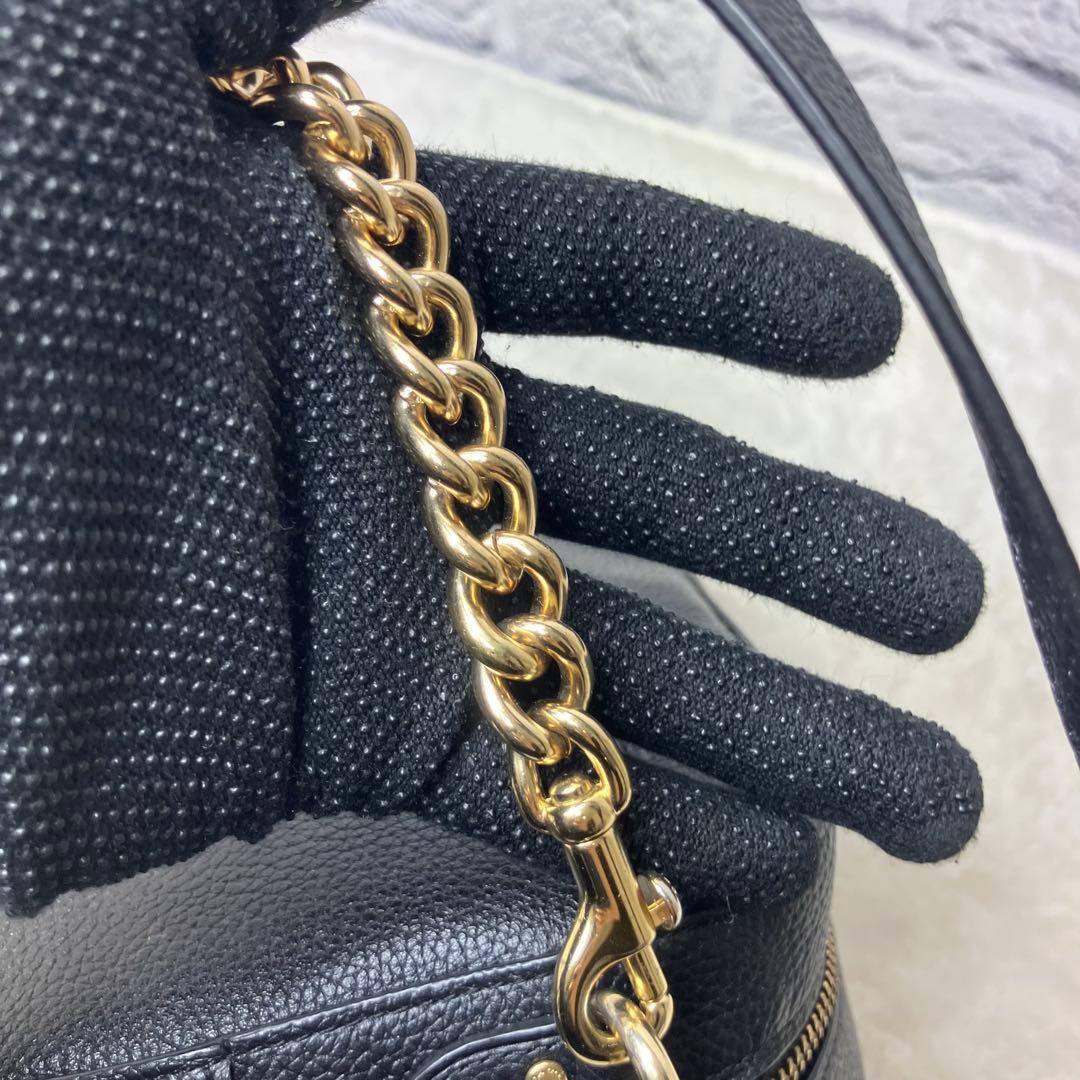 美品✨コーチ カメラバッグ シボ革 チェーン ゴールド金具 ショルダーバッグ 黒