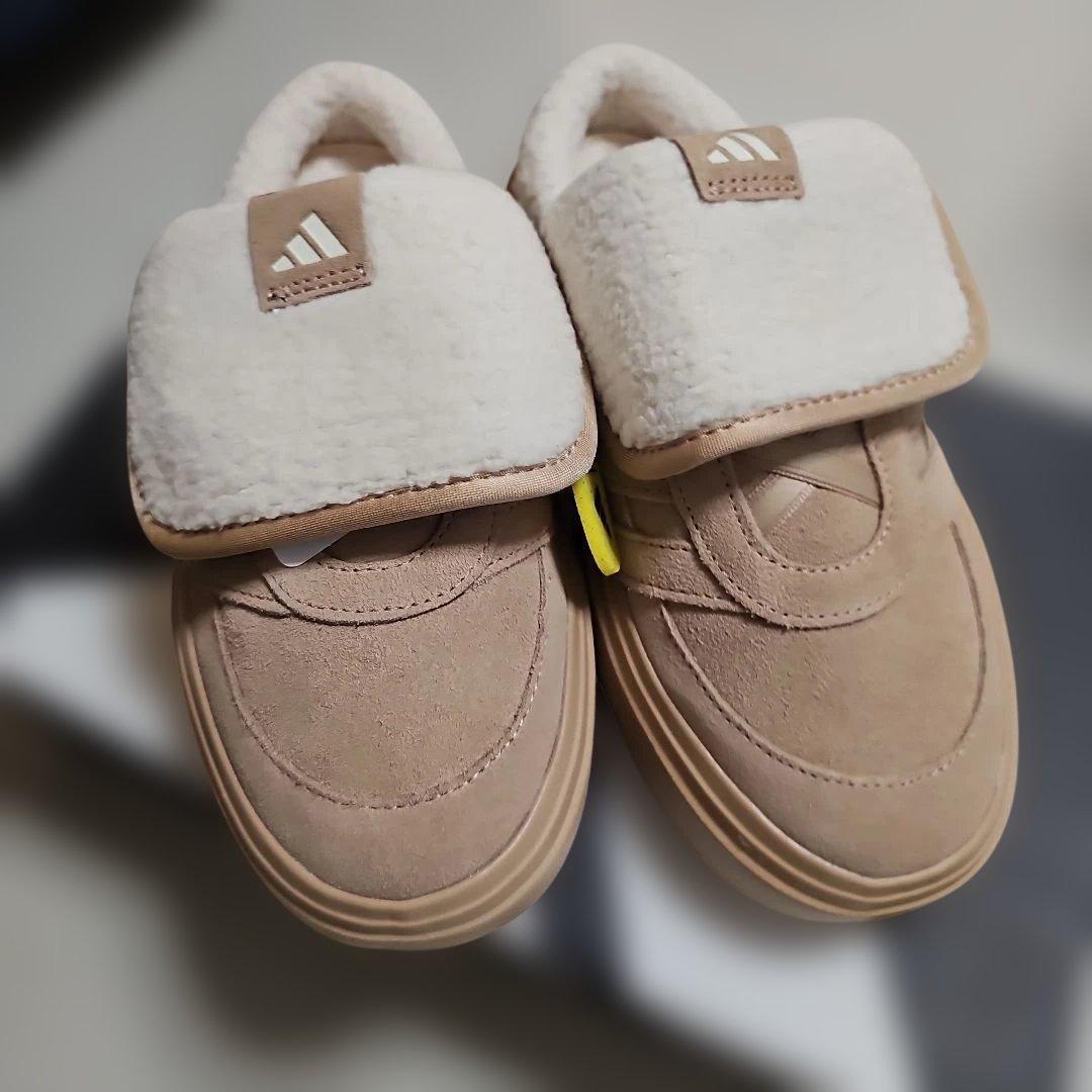 大人気★adidas★アディダス★23㎝★ボア付き★サンダル★ブラウン