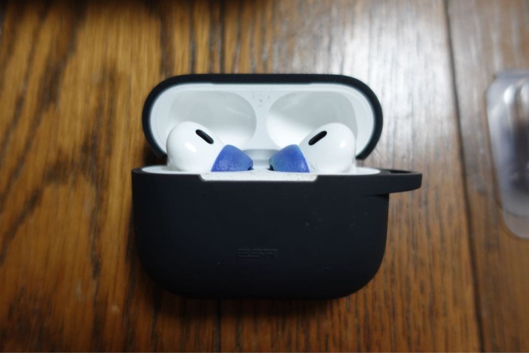 Apple AirPods Pro 第2世代 Lightning ＋Comply