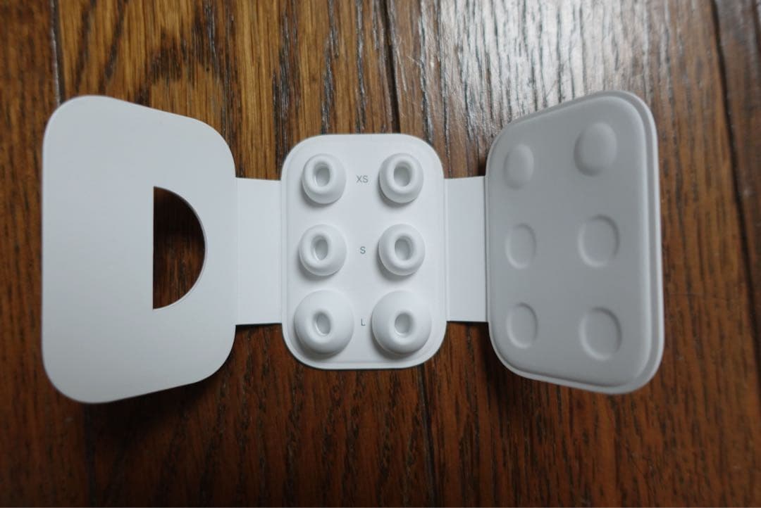 Apple AirPods Pro 第2世代 Lightning ＋Comply