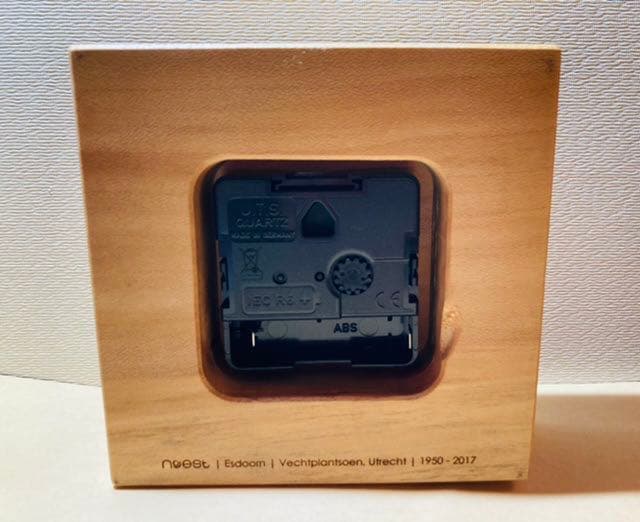 【置き時計】ユトレヒトの楓の木使用正方形電池式　オランダミッフィーブルーナ故郷