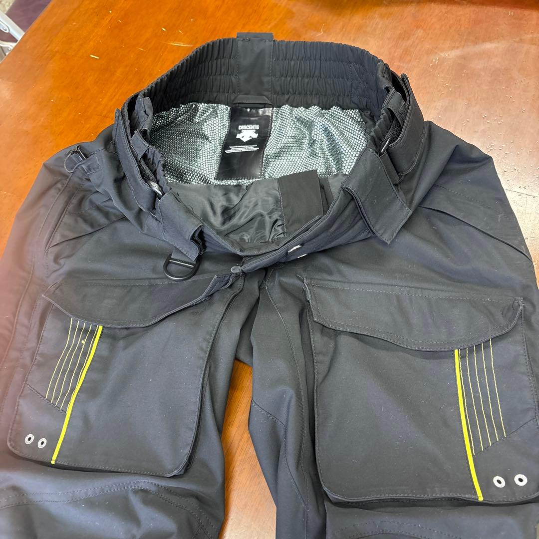 お彼岸、週末大特価　オガサカ赤と黒のスキーウェア上下