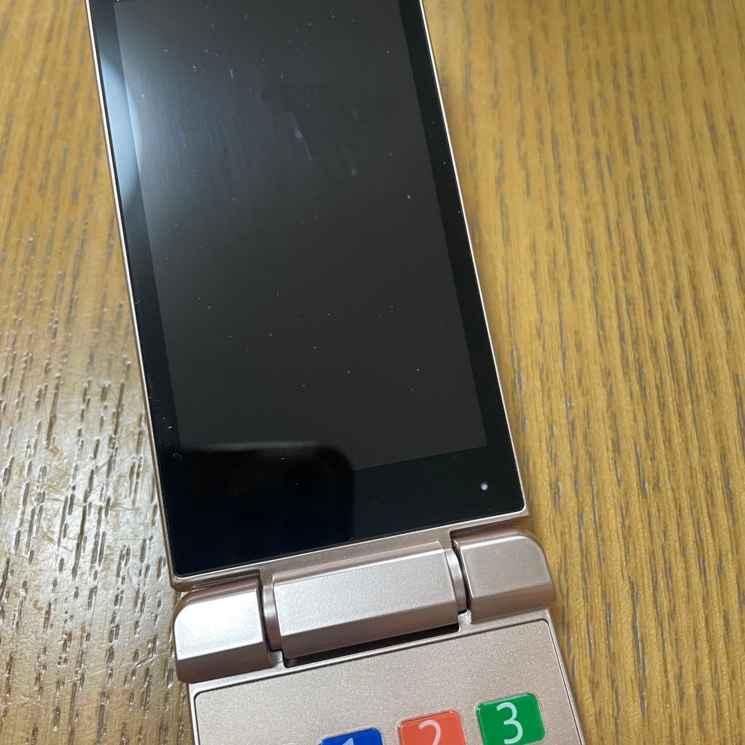 使用少 SIMフリー かんたん携帯11 ゴールド☆ A207SH ナノSIM