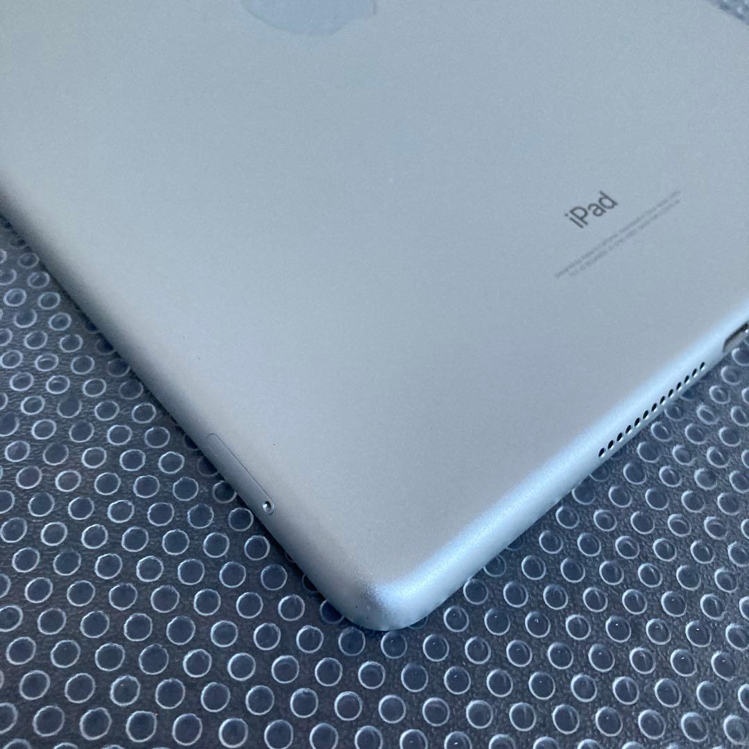 3223【早い者勝ち】比較的美品☆iPad5第5世代128GB SIMフリー☆