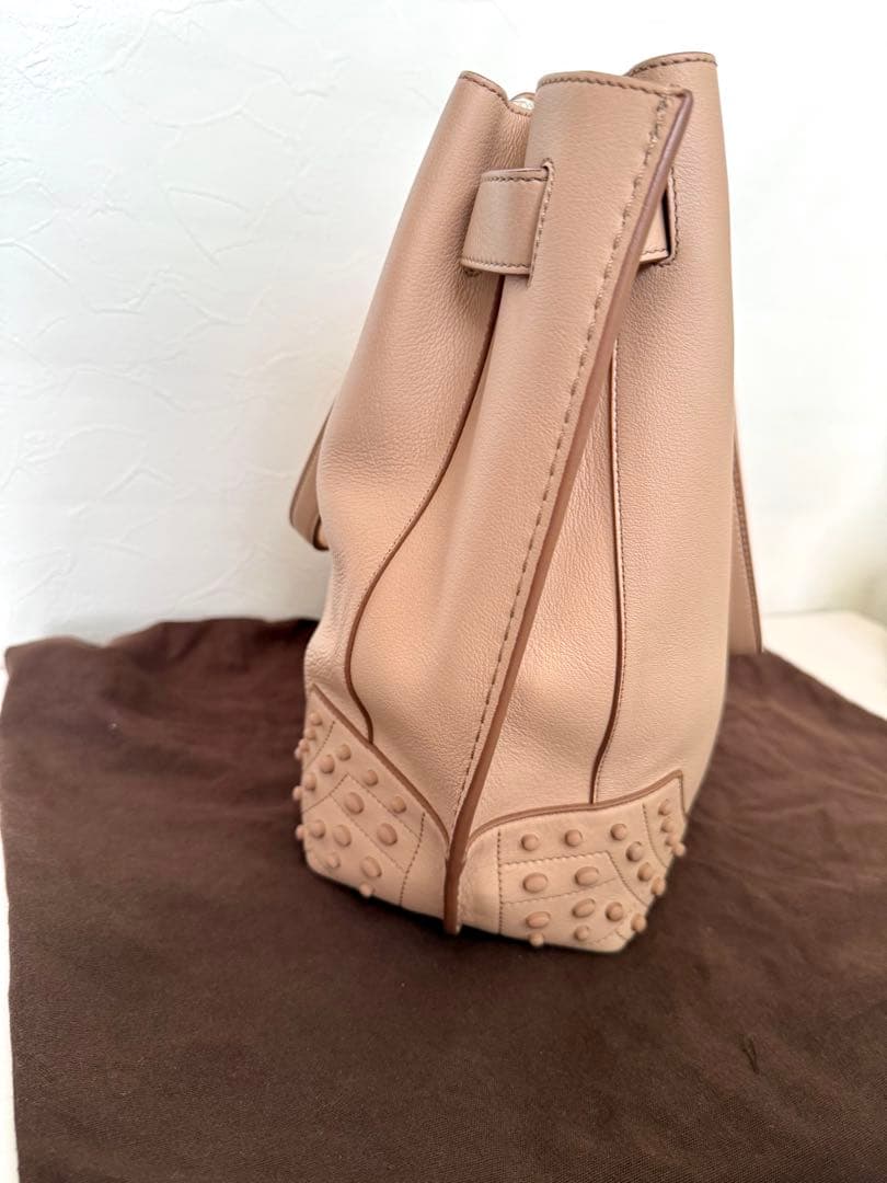 【美品】TOD'S ウェーブトート レザー ハンドバッグ ベージュ タグあり