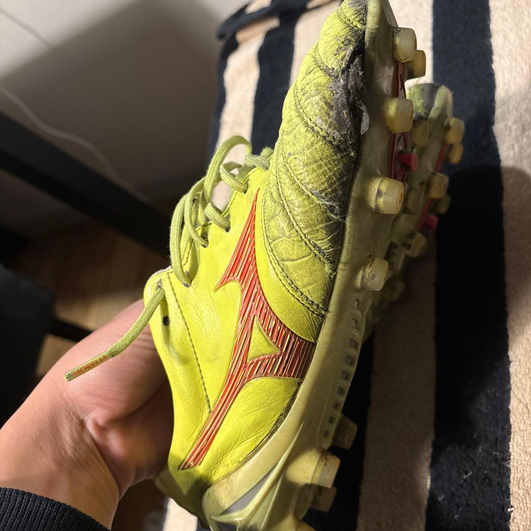 Mizuno モレリアネオ