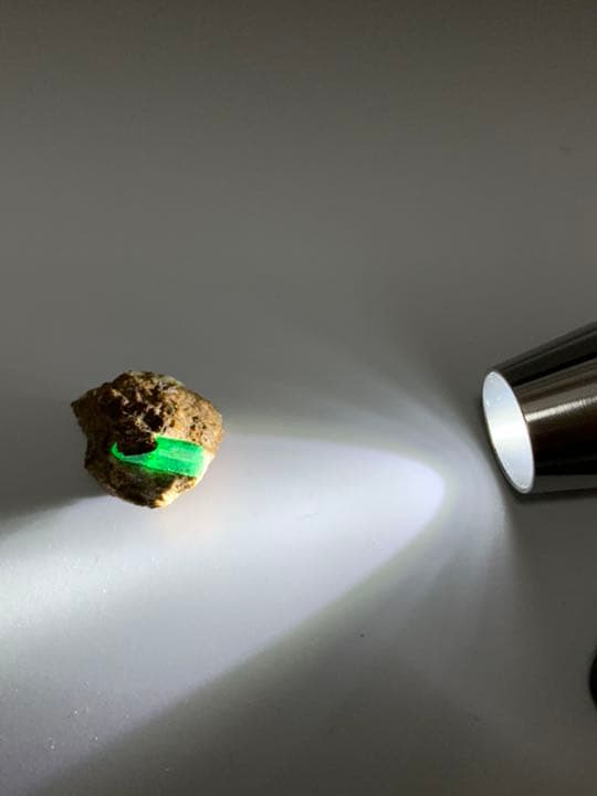 エメラルド原石　天然石