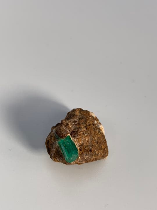 エメラルド原石　天然石