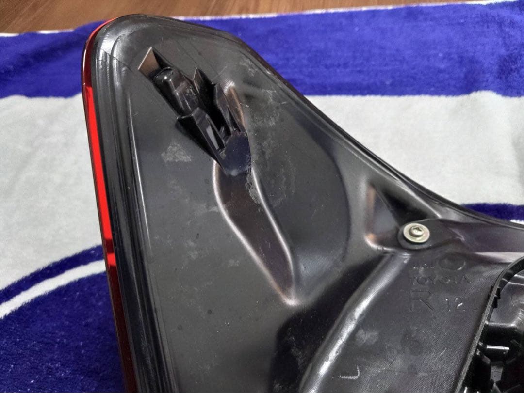 カローラ　アクシオ　WXB NZE161 右　テールライト