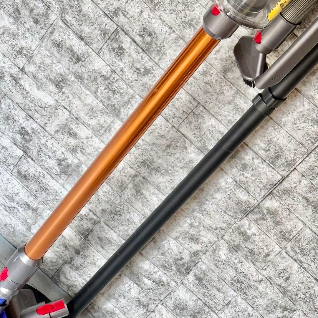 掃除機・クリーナー Dyson Cyclone V10 Fluffy SV12