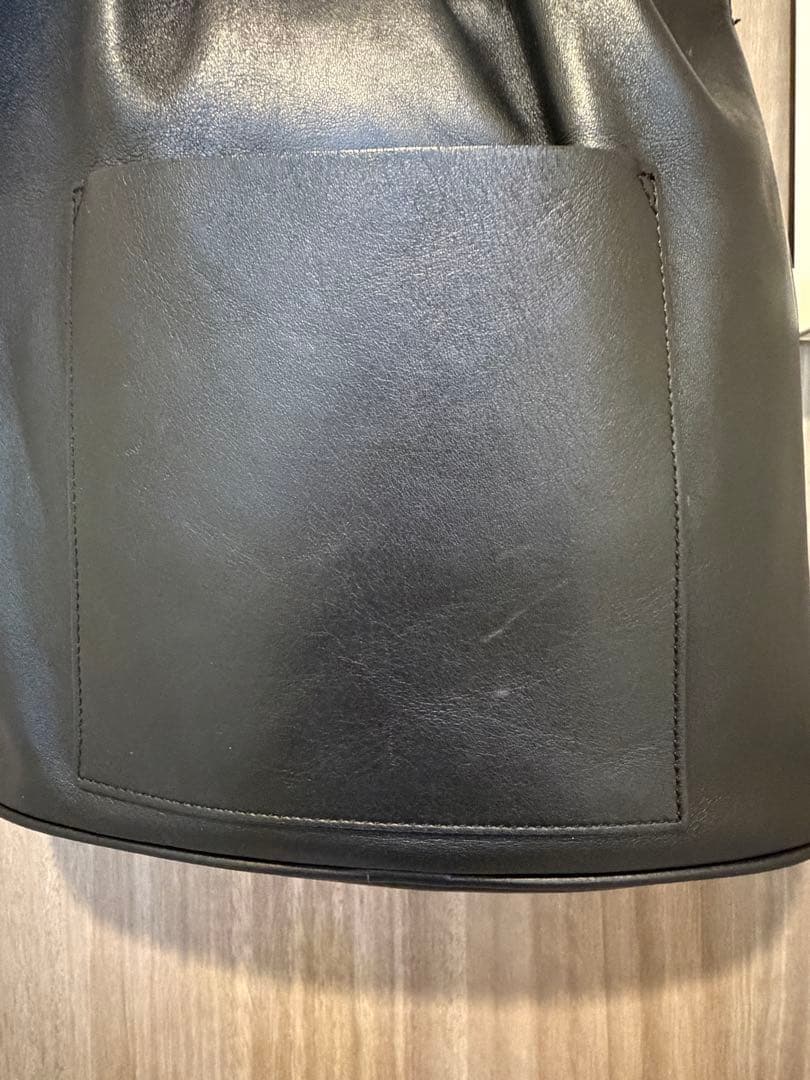 LA PEAU DE GEM レザー 巾着型ショルダーバッDRAWSTING