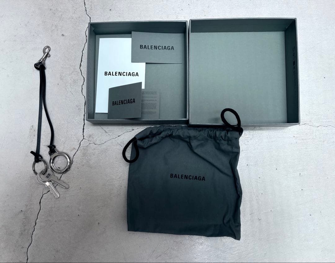 k8　バレンシアガ　キーリング　チャーム　SUBWAY AIRTAG