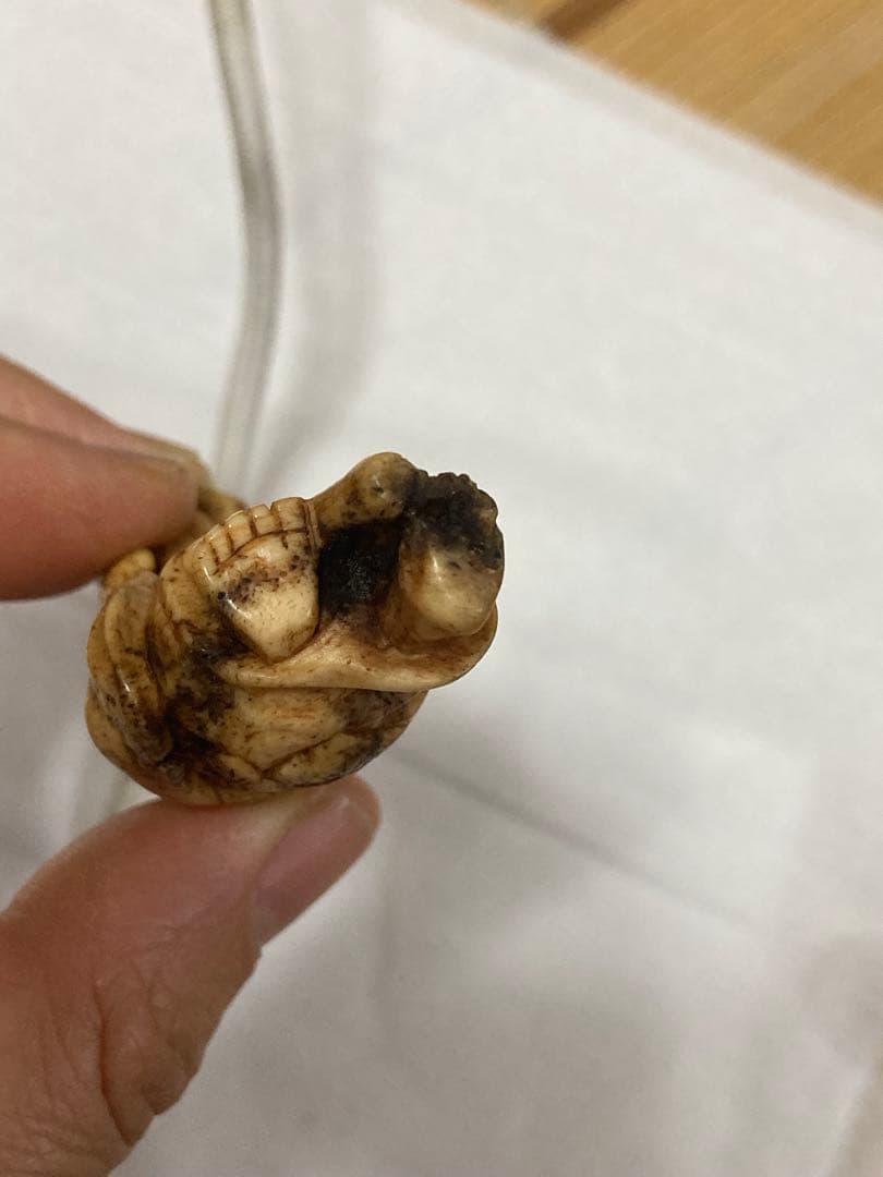 江戸期　提げ物 鹿角 蝦蟇仙人　古根付　高さ6.5cm