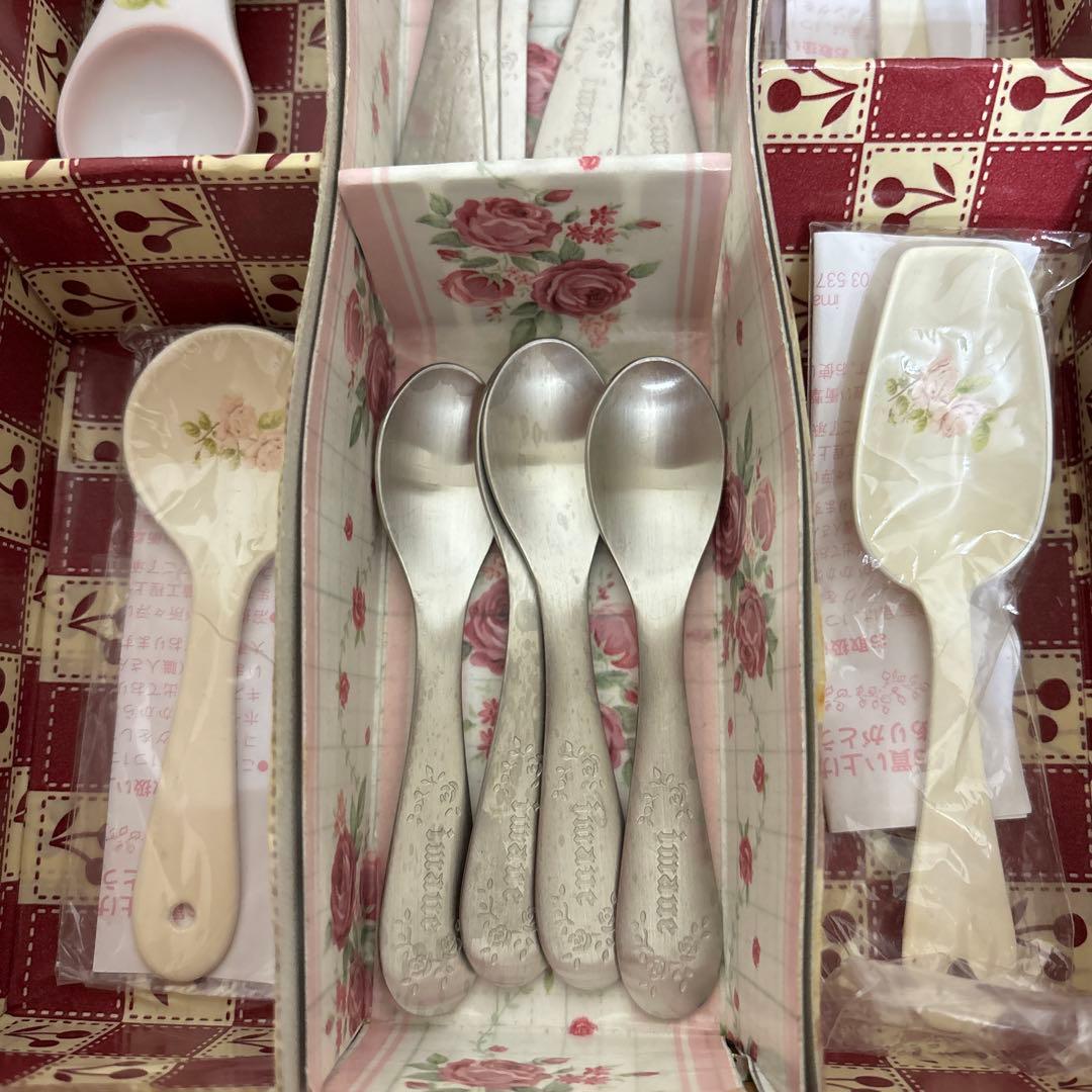 イマン　ダイアナローズ　カトラリーセット