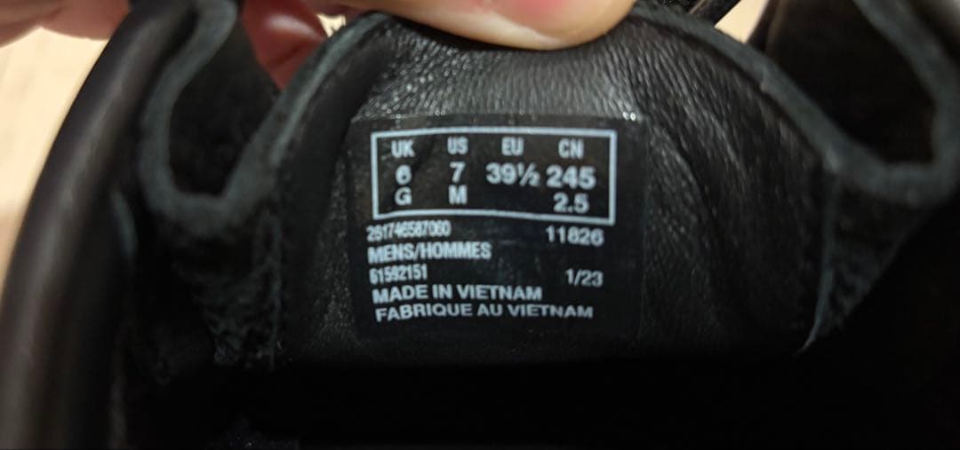 ジャーナル別注 Wallabee GTX ブラック GORE-TEXモデル