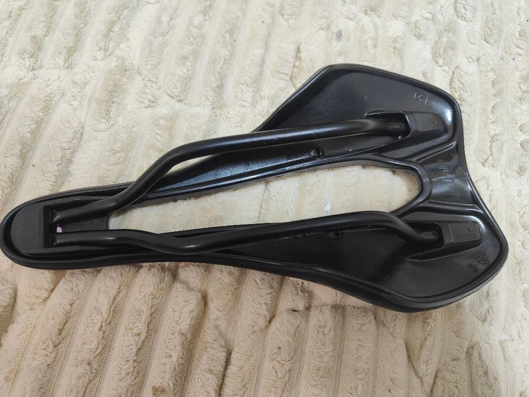 【最終価格！！】ロードバイクサドルセライタリアSell italia SLR美品