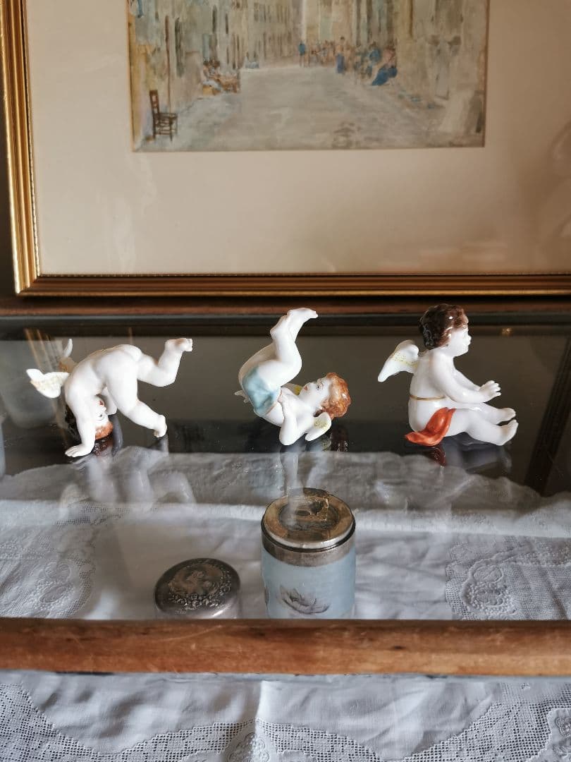 アンティークドイツドイツポーセリンでんぐり返し子供天使 フィギュリン ３体セット