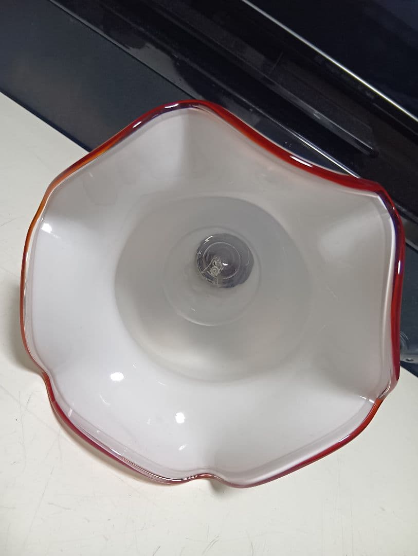 北一硝子　乳白色　赤　縁取り　フリル形　吊り下げ　ペンダント　ランプ