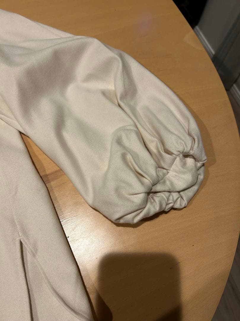 ebure アイボリー バルーン袖 トップス